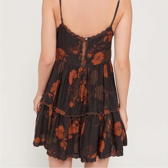 UO Urban Outfitters Hanna Mini Dress Size XS Floral - Picture 3 of 10